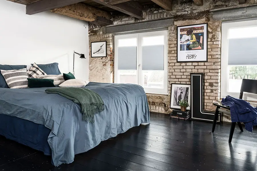 Bece dupligordijnen in de slaapkamer in de kleur Silky White Blackout