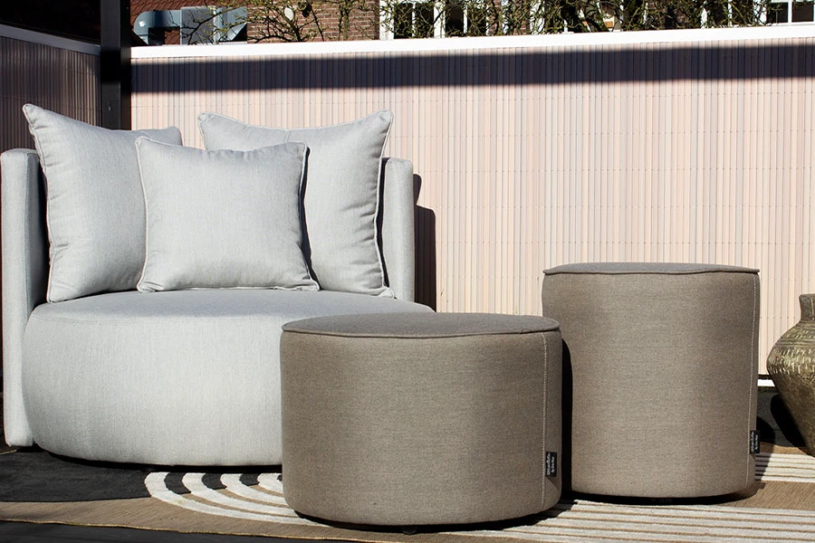 urbansofa_bellagio_poufs_sunbrella_natte_carbon_beige